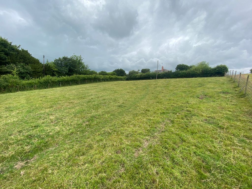 Property photo 3 of 28