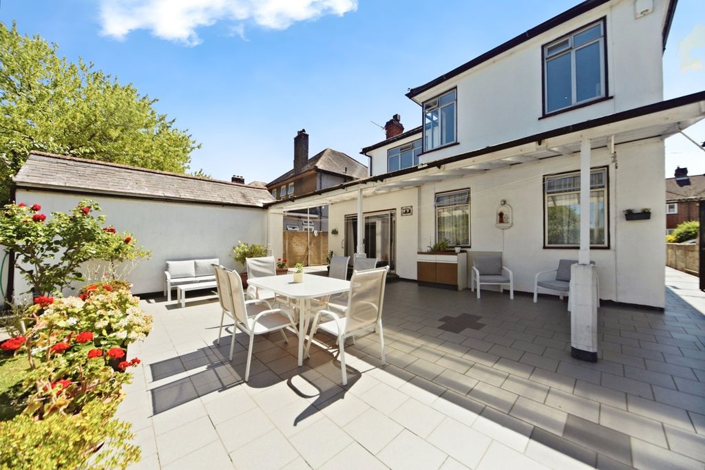 Property photo 1 of 17 Photo