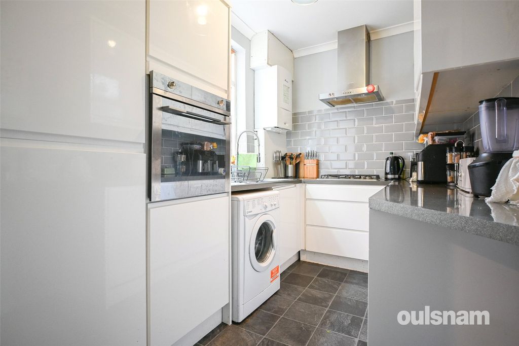Property photo 2 of 19 Picture No. 09