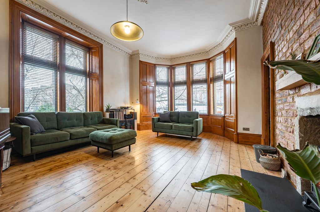 Property photo 2 of 52