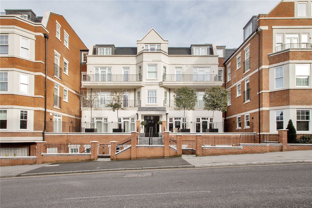 Property photo 1 of 11 Quinton Court