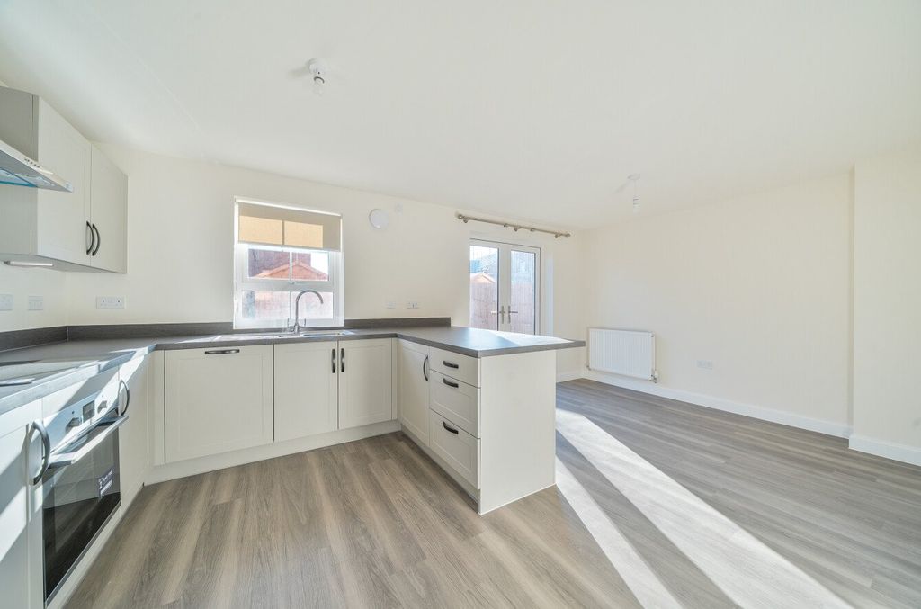 Property photo 3 of 22 Picture No. 09