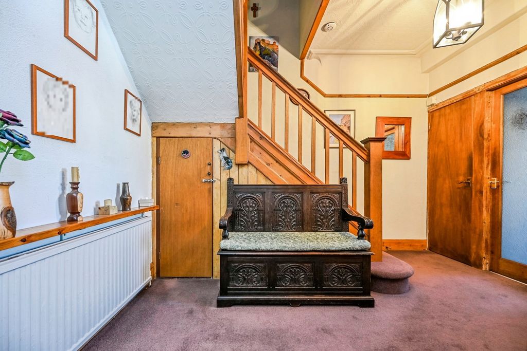 Property photo 2 of 18 Photo