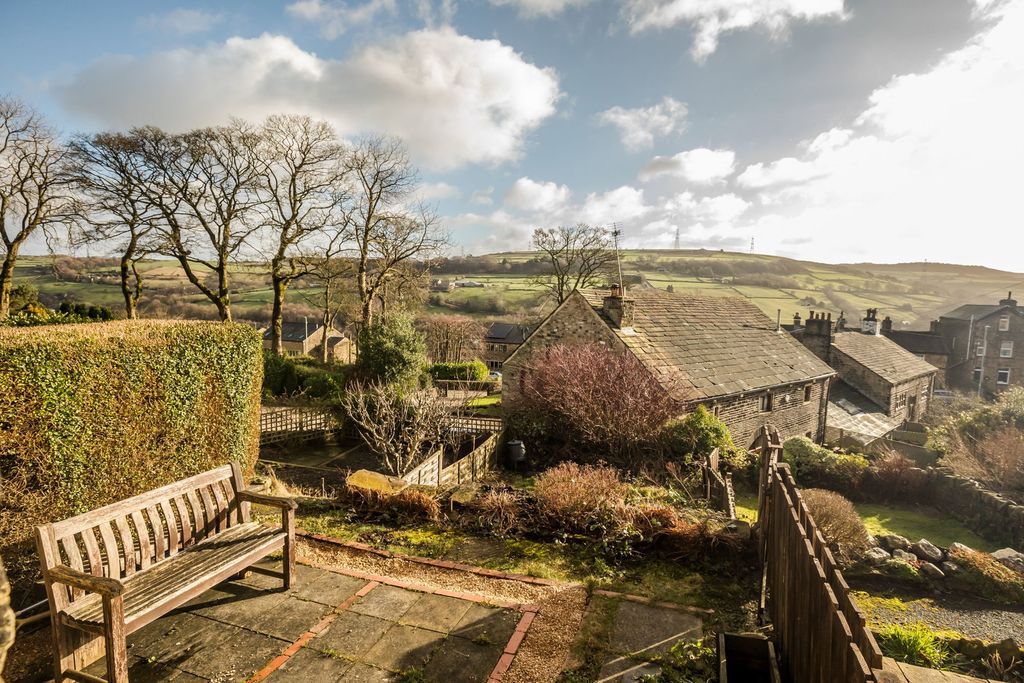 Property photo 3 of 26