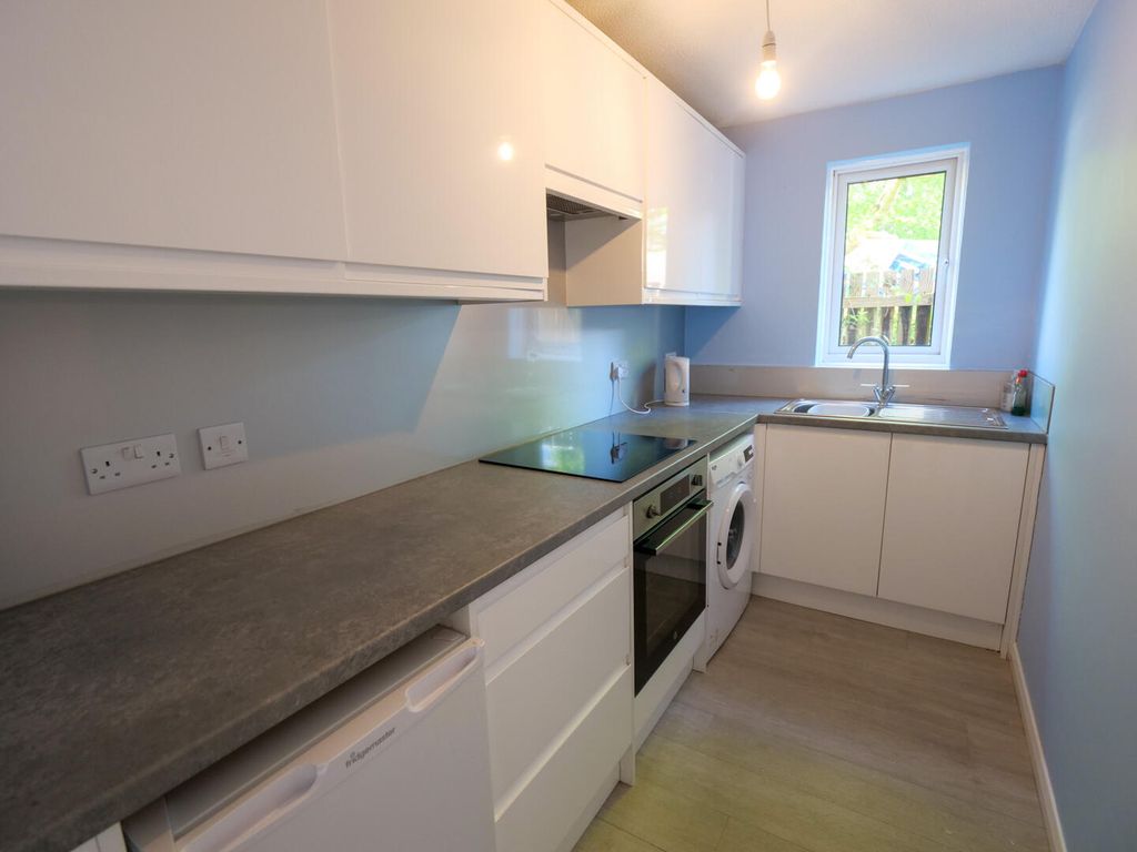 Property photo 2 of 5 Kitchen