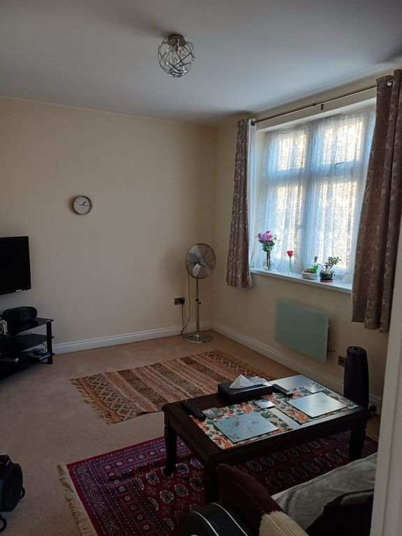 Property photo 2 of 8