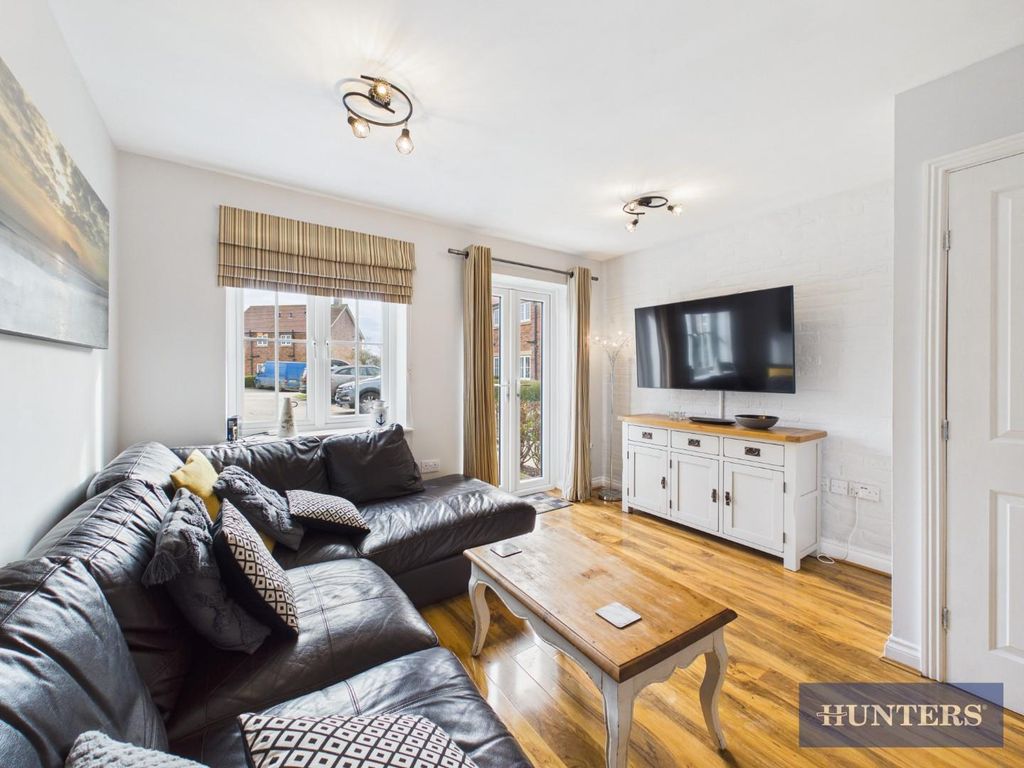 Property photo 2 of 23 Living Room