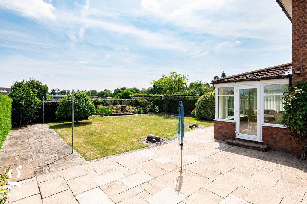 Property photo 2 of 23