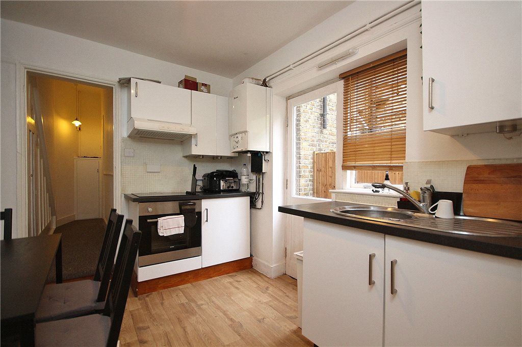 Property photo 3 of 9 Kitchen