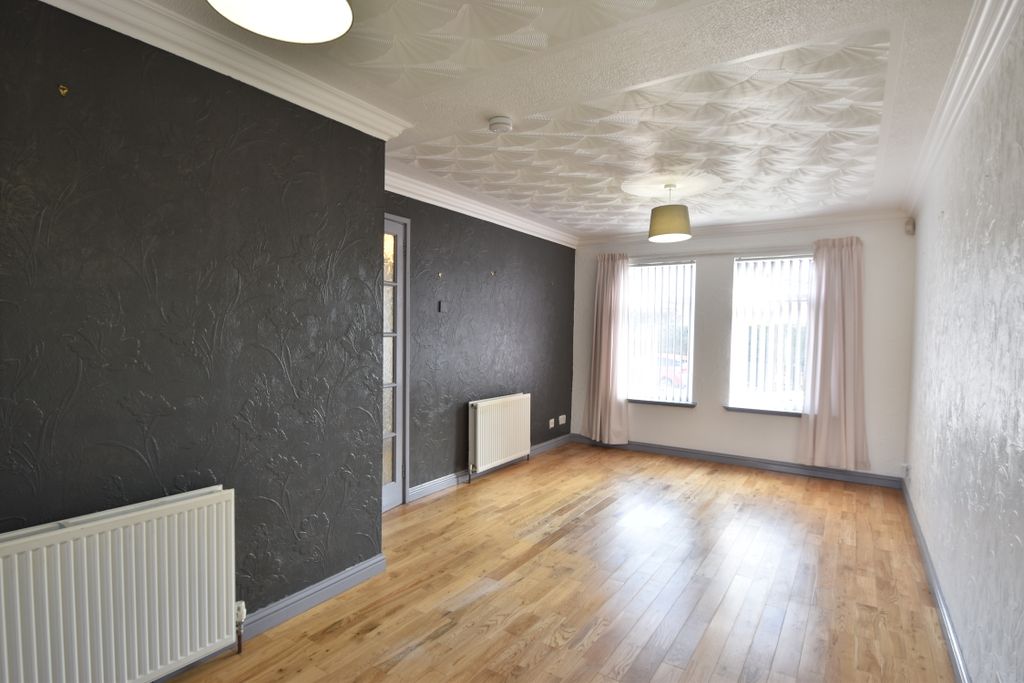 Property photo 3 of 26