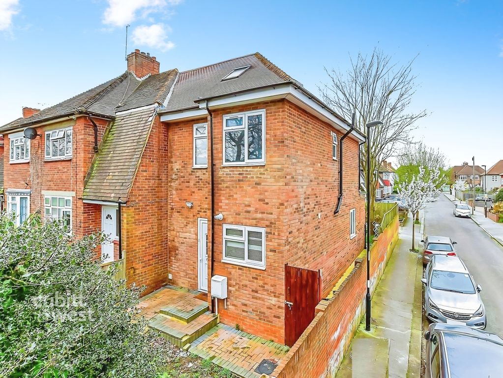 Property photo 3 of 13 E7F37251-901Ge0Sc