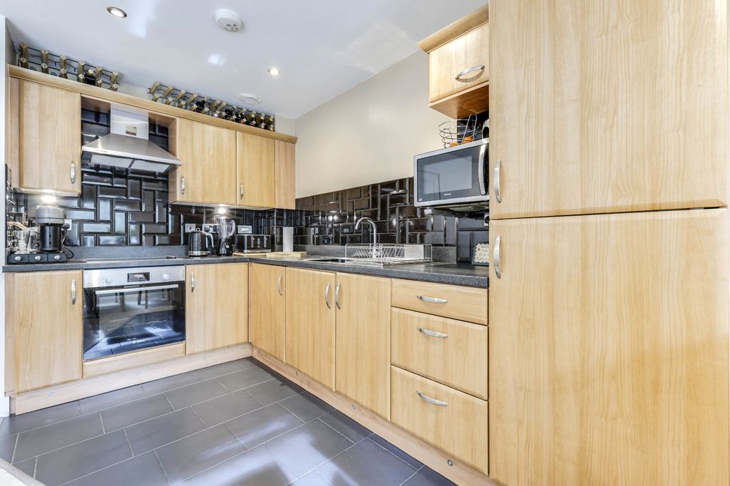 Property photo 2 of 17 Picture No. 03