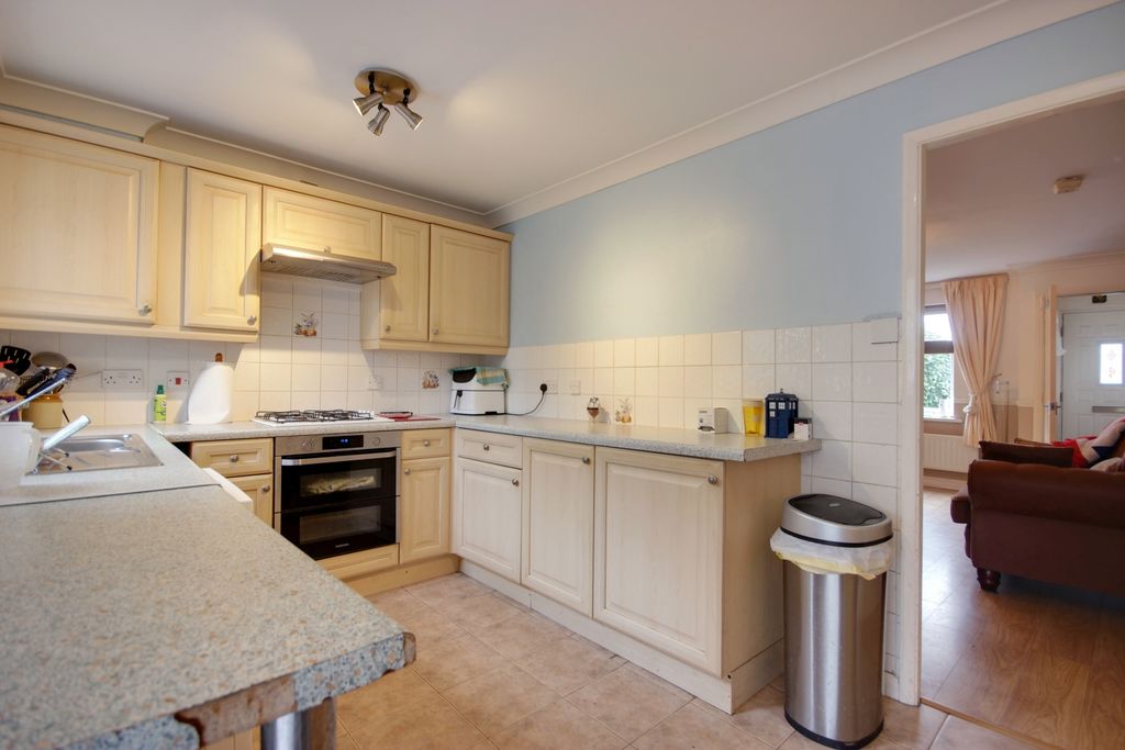 Property photo 3 of 16 1 Kit B