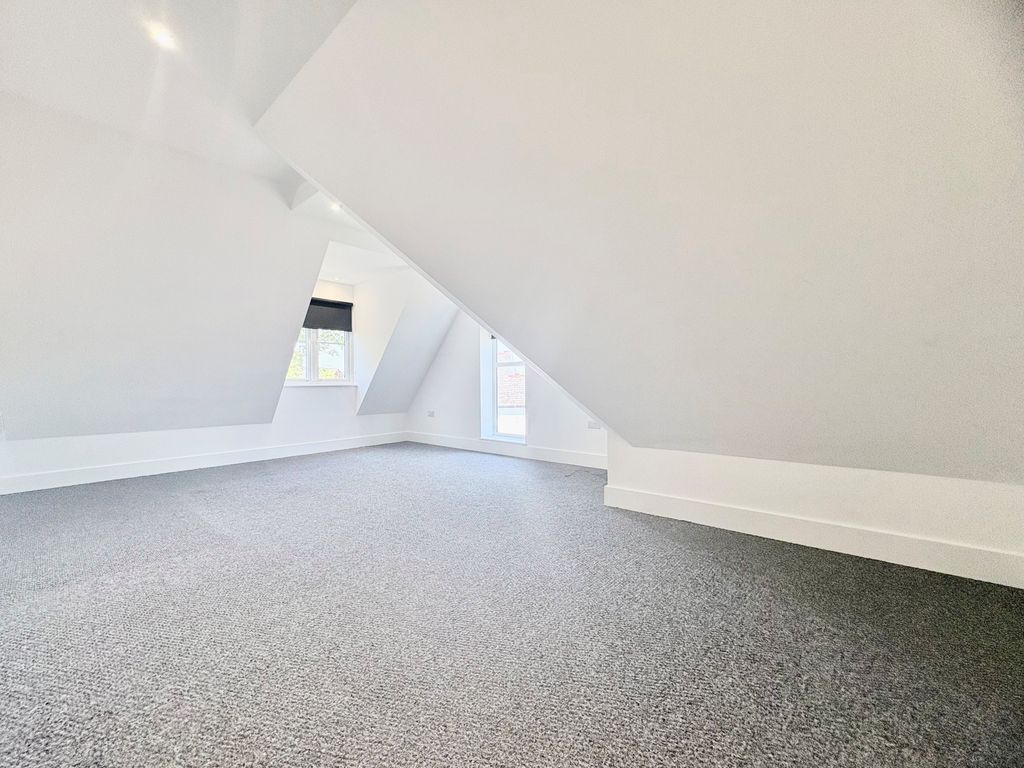Property photo 1 of 10 Bedroom 1