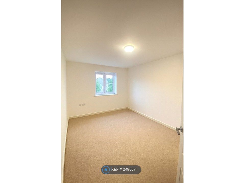 Property photo 2 of 13 Master Bedroom