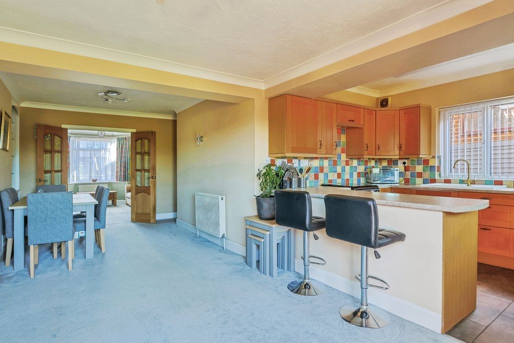 Property photo 2 of 16 Pbox-Img.Jpg