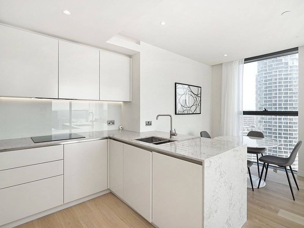 Property photo 1 of 16 Hampton Tower