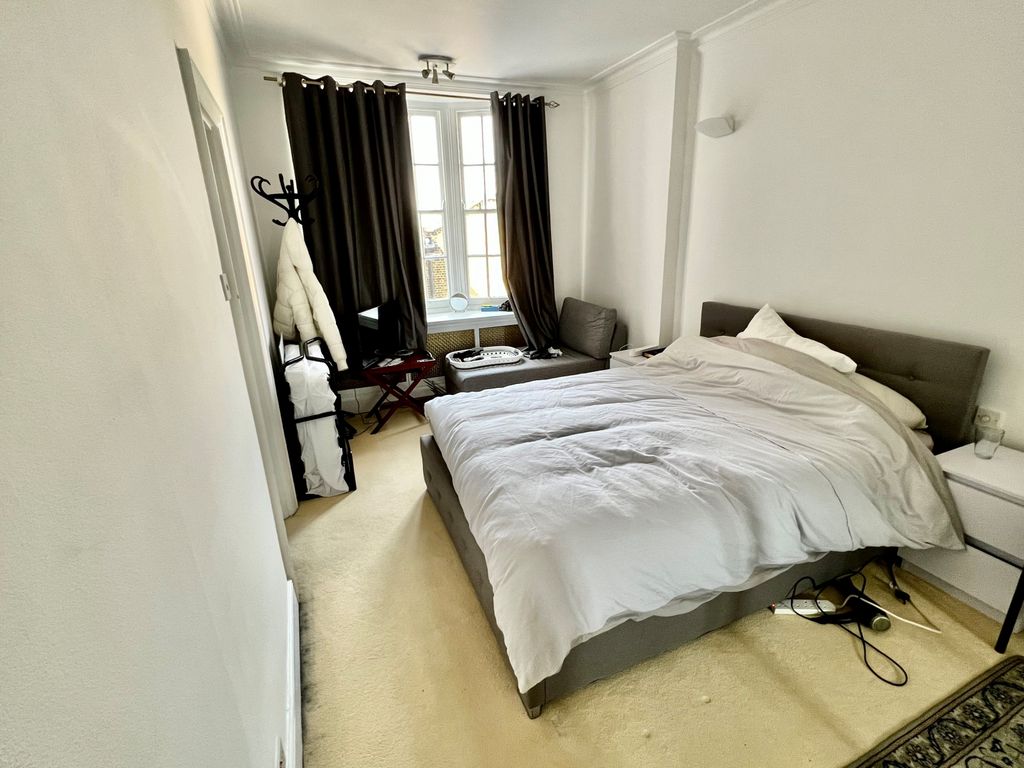 Property photo 3 of 12 Gallery