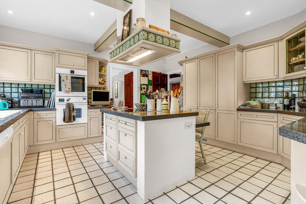 Additional image 11 of 6 bed property for saleWare Park, Ware SG12