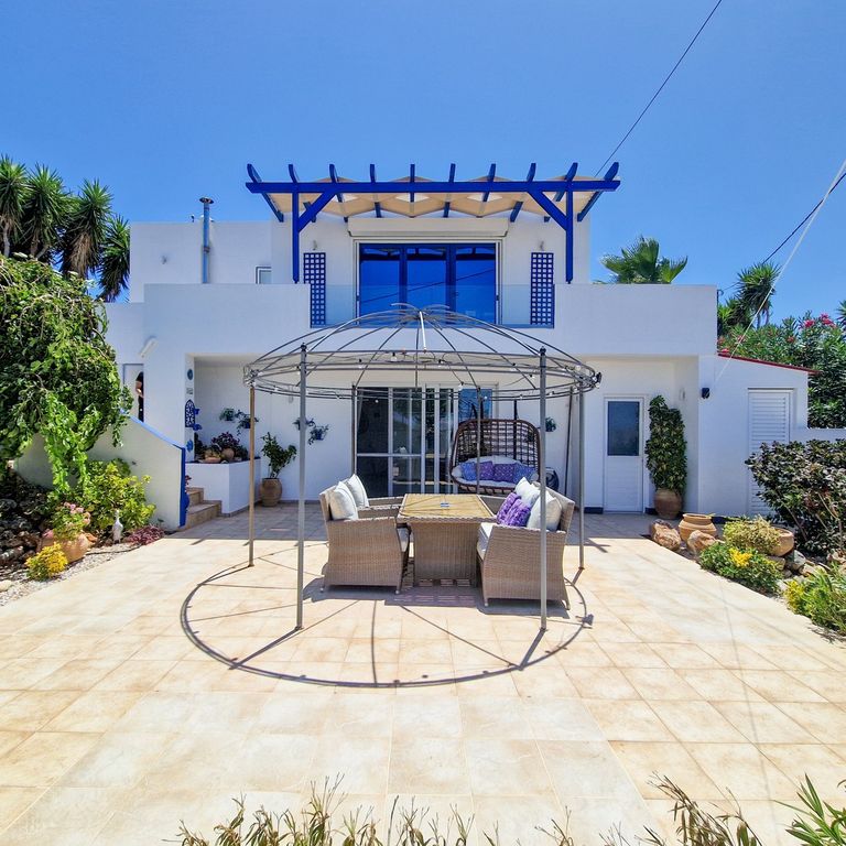 Property photo 2 of 11