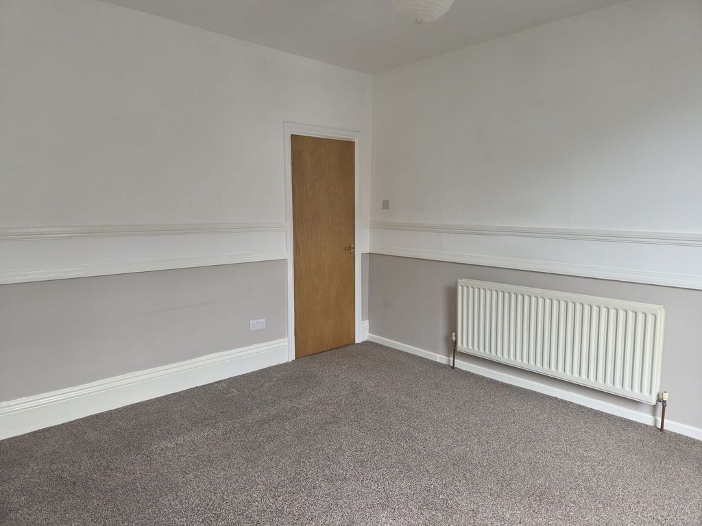 Property photo 2 of 10 Bedroom