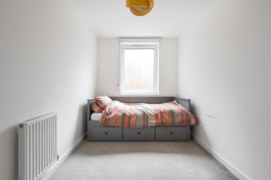 Additional image 15 of 3 bed flat for saleLena Kennedy Close, Highams Park E4