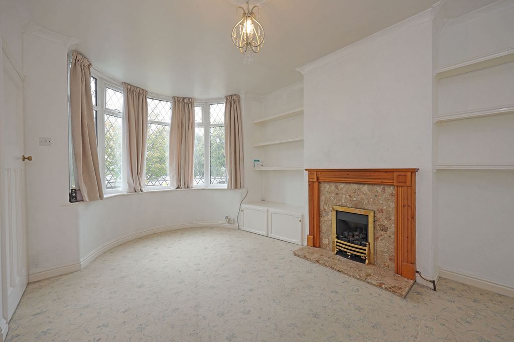 Property photo 2 of 22
