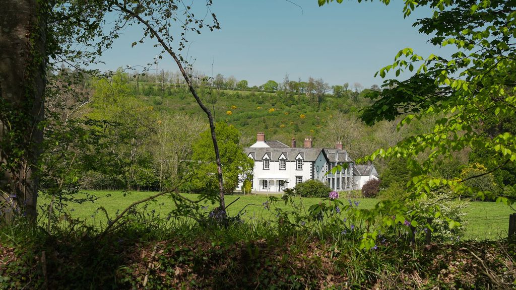 Dolhaidd Mansion Henllan Carmarthenshire SA44 17 Bed Detached House Dolhaidd Mansion Henllan Carmarthenshire SA44 17 Bed Detached House