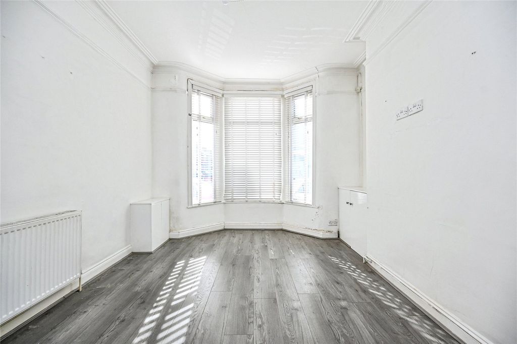 Property photo 2 of 16 Picture No. 03