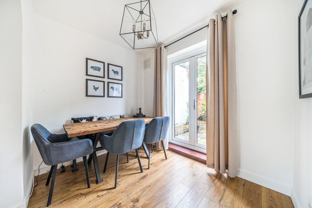 Property photo 3 of 19 Picture No. 17