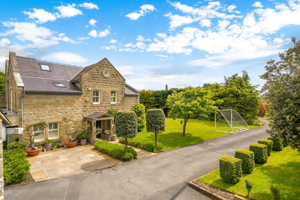 Property photo 3 of 60 3