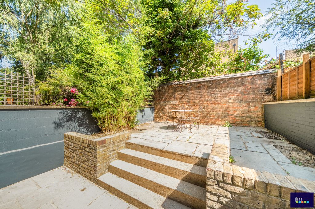 Property photo 3 of 12