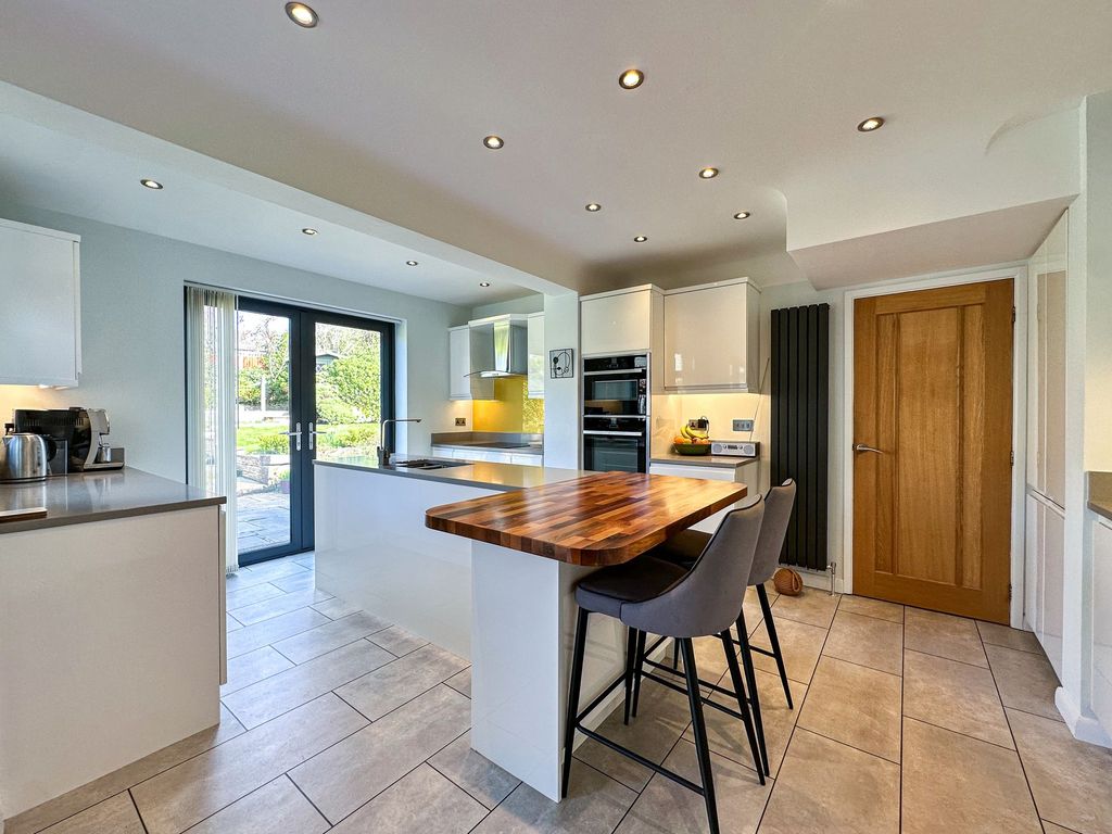 Property photo 3 of 33