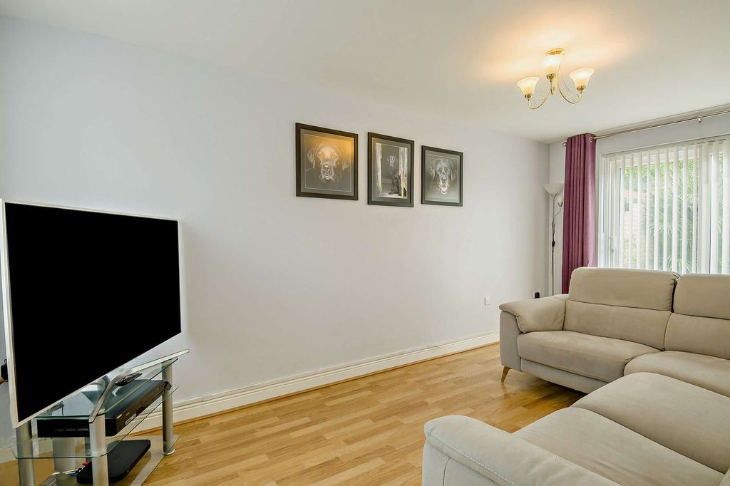 Property photo 2 of 26