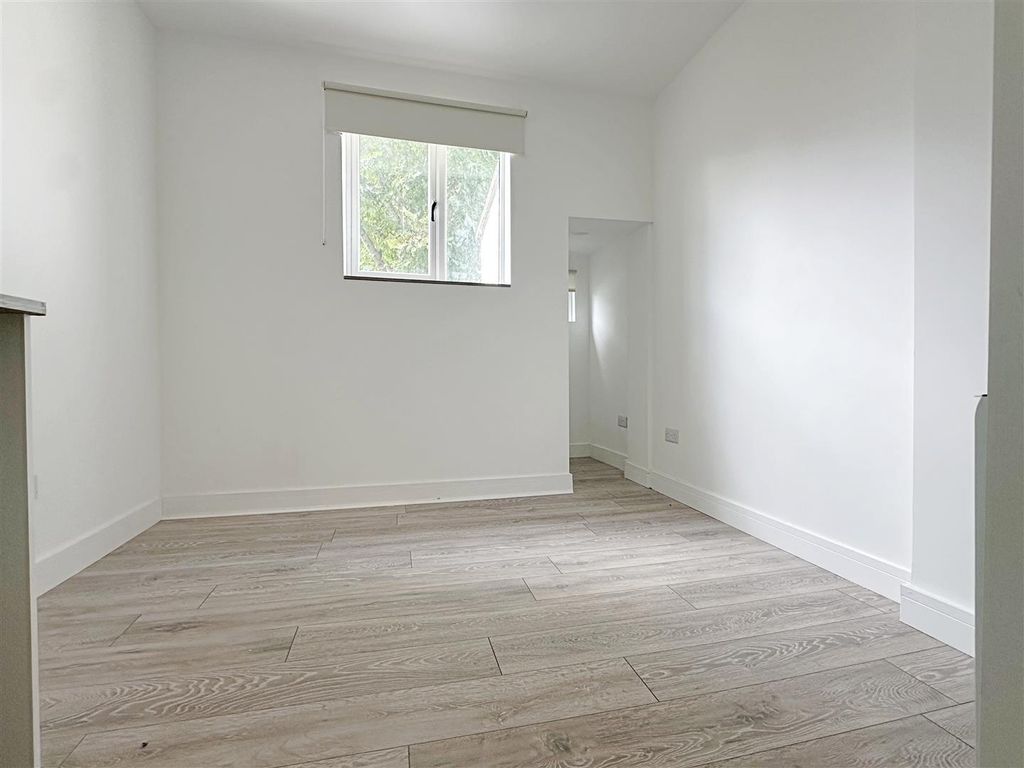 Property photo 3 of 5 Img_0989.Jpg