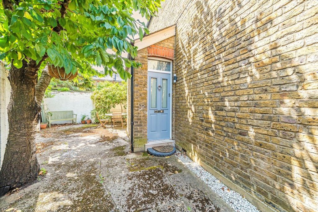 Property photo 2 of 7