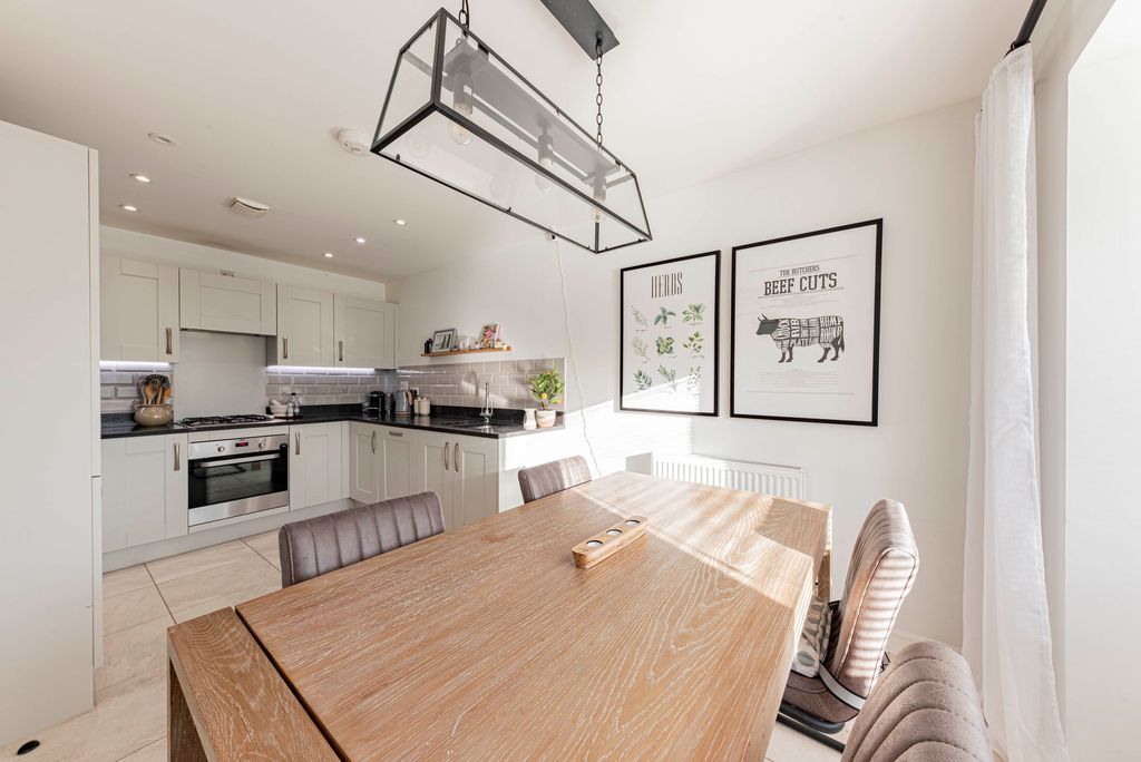 Property photo 3 of 24 Kitchen/Dining Room (1)