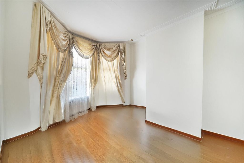 Property photo 2 of 20