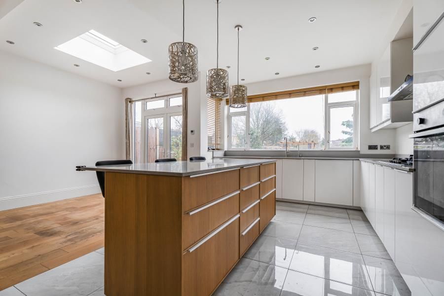 Property photo 3 of 25