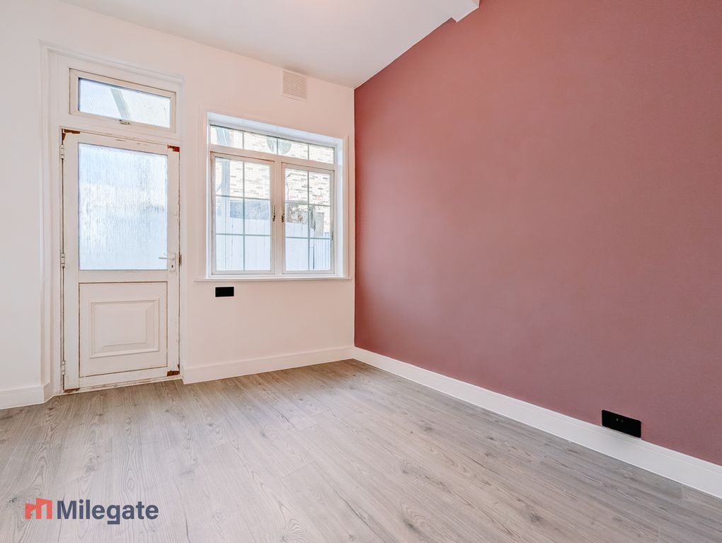 Property photo 3 of 9 Photo 3