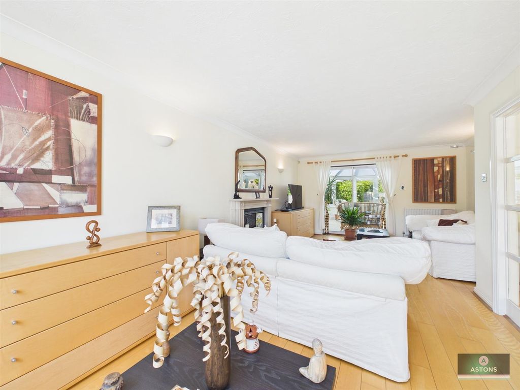 Property photo 2 of 34 Cam02067G0-Pr0368-Still004.Jpg