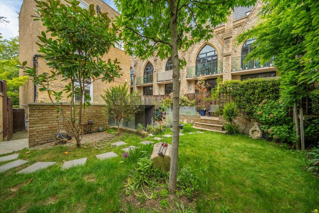 Property photo 2 of 14