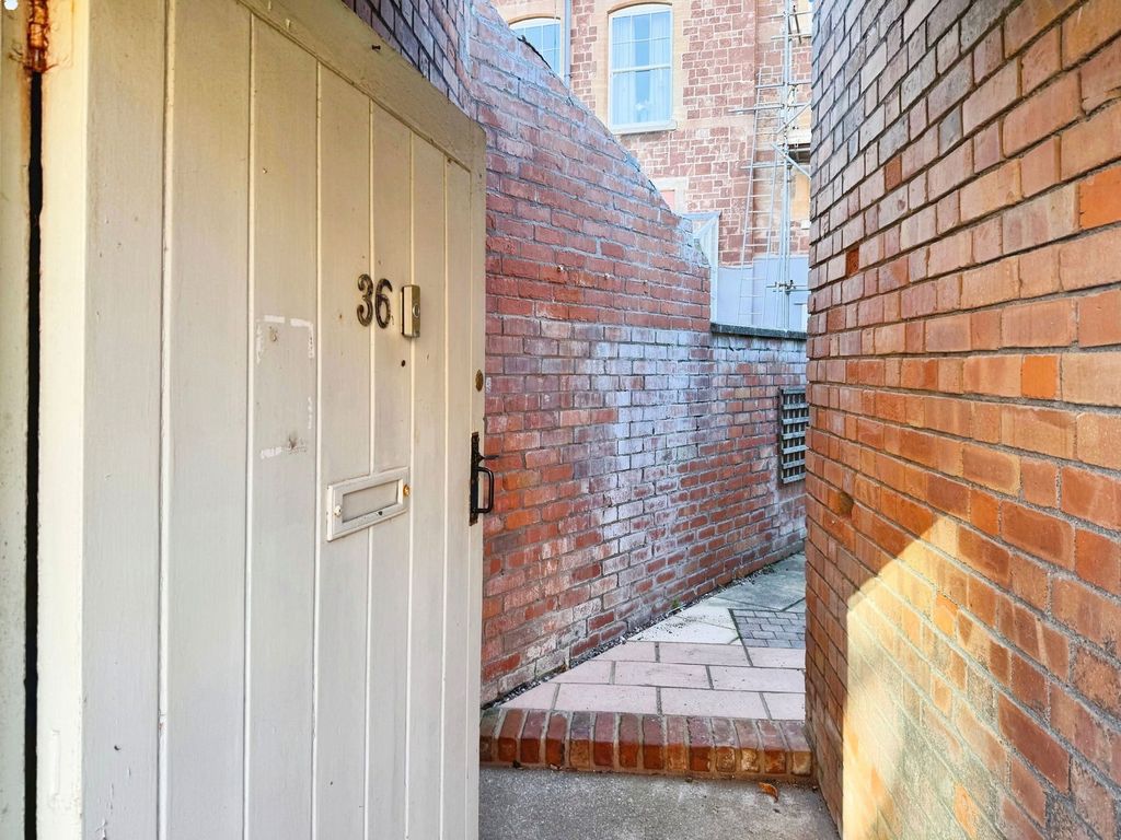 Property photo 2 of 23