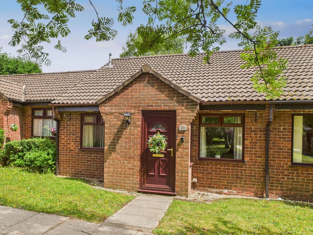 Property photo 1 of 10 Front