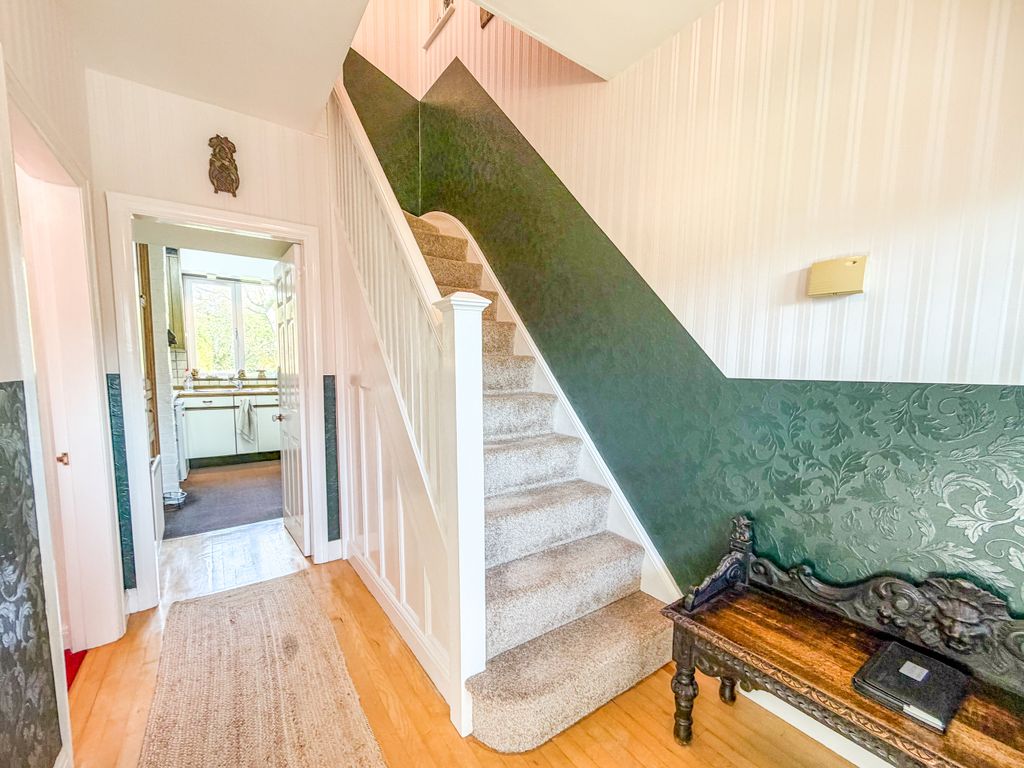 Property photo 3 of 29 Entrance Hallway