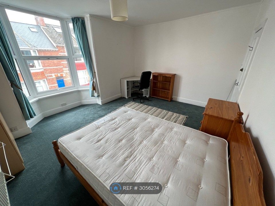Property photo 3 of 8 Bedroom 1