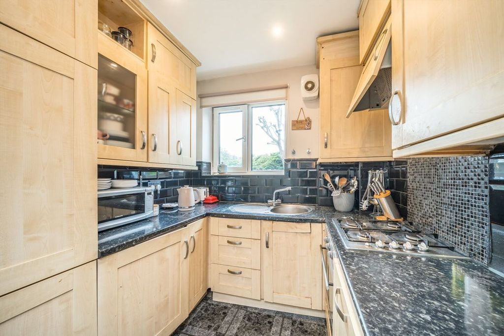 Property photo 2 of 5