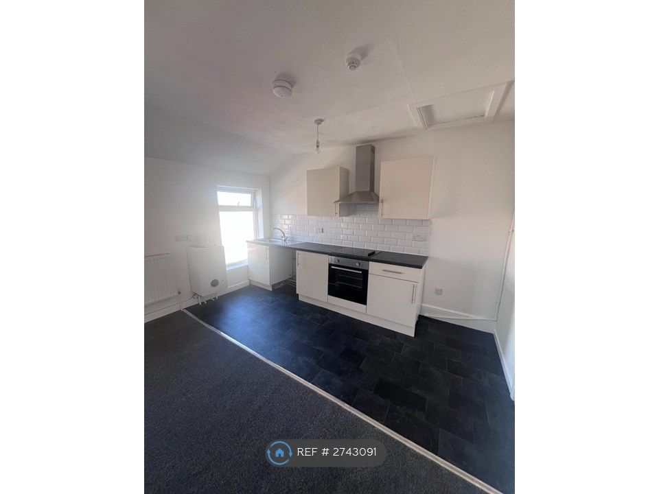 Property photo 3 of 11 Kichen/Living Room