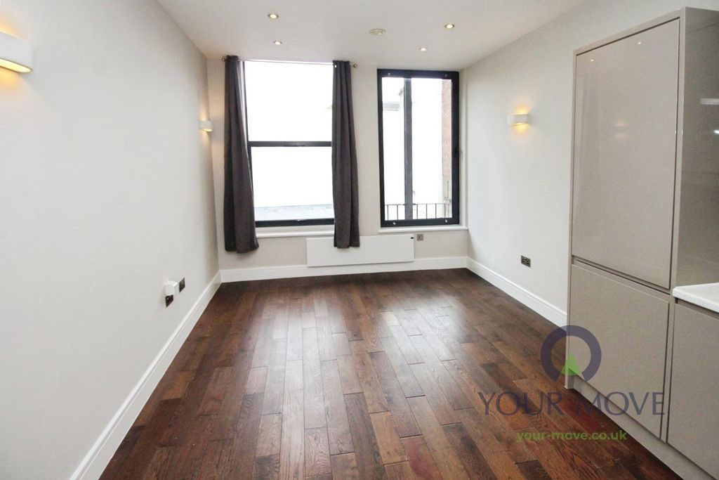 Property photo 1 of 8 Kitchen/Lounge