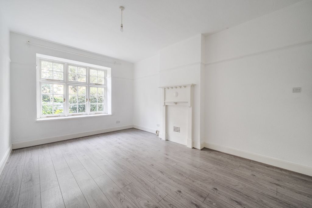 Property photo 3 of 13 Picture No. 10